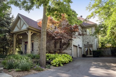 Lake Home For Sale in Montréal (L'Île-Bizard/Sainte-Geneviève), 