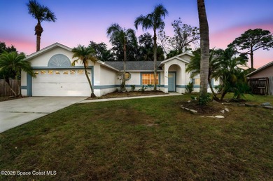 Perfectly landscaped and exterior freshly painted located in a - photo 2