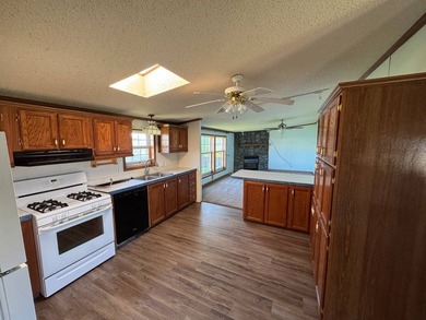 Located in the Edgewood Estates mobile home community - $69,900 - photo 6