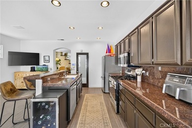 Nestled on a quiet cul-de-sac in highly desirable Alamitos - photo 13