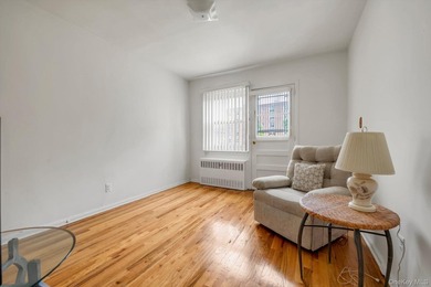 Excellent opportunity in prime Bayside! Brick attached - photo 14