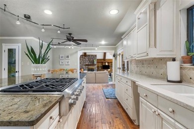 Must see - Spacious 5 bedroom, 6 bath situated on almost an acre - photo 17