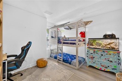 Nestled on a quiet cul-de-sac in highly desirable Alamitos - photo 29