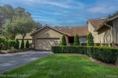 Fox Lake - Oakland County Condo For Sale in Bloomfield Hills Michigan