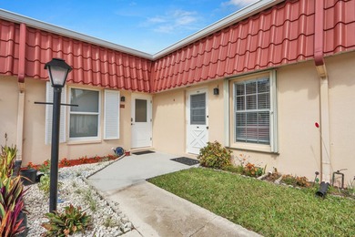 Welcome to your serene retreat at 701 Laconia Circle, B in the - photo 2