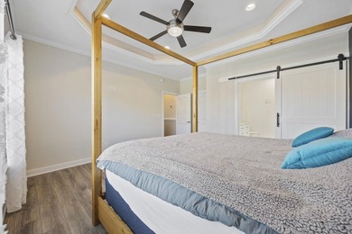 Welcome to 418 Cabo Loop, where everyday living feels like a - photo 15