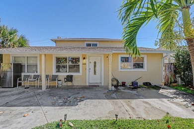 Spacious 6-bedroom single-family home with NO HOA offering - photo 3