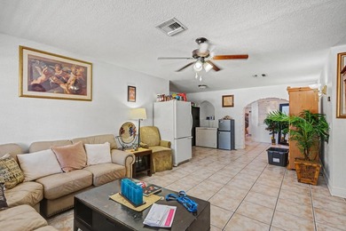 Spacious 6-bedroom single-family home with NO HOA offering - photo 4