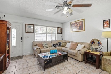 Spacious 6-bedroom single-family home with NO HOA offering - photo 5