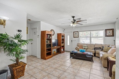 Spacious 6-bedroom single-family home with NO HOA offering - photo 7