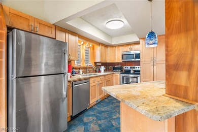 Living doesn't get much easier than with this contemporary three - photo 16