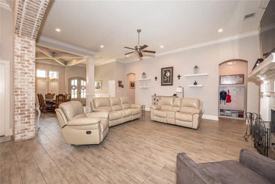 Welcome to Turtle Creek! This beautifully updated 5-bedroom - photo 5