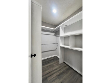 Don't settle for cookie cutter!
Lakefront . 4 bed / 2 bath . 1 - photo 25