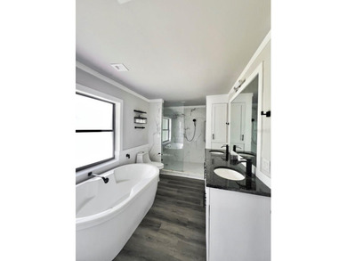 Don't settle for cookie cutter!
Lakefront . 4 bed / 2 bath . 1 - photo 27