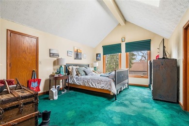 Living doesn't get much easier than with this contemporary three - photo 28
