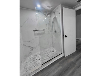 Don't settle for cookie cutter!
Lakefront . 4 bed / 2 bath . 1 - photo 36