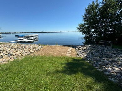 Well maintained log cabin located on Clear Lake - Lake City, SD - photo 37