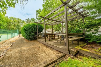 Living doesn't get much easier than with this contemporary three - photo 41
