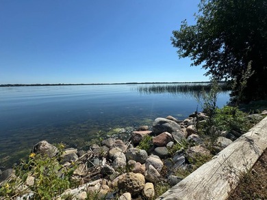 Well maintained log cabin located on Clear Lake - Lake City, SD - photo 42