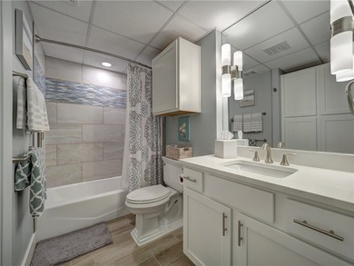 Don't miss out on this beautiful condo. This is a sixth floor - photo 24