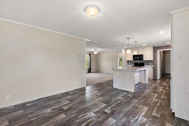 Welcome home to this beautifully updated 3-bedroom, 2-bath home - photo 31