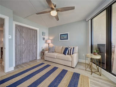Don't miss out on this beautiful condo. This is a sixth floor - photo 34