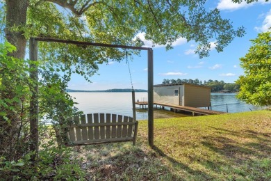 Lake Sinclair Home For Sale in Milledgeville Georgia