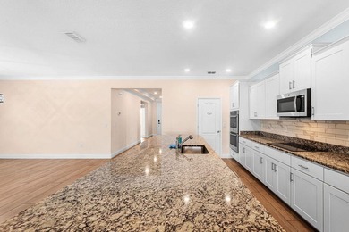 Welcome to this beautiful home in Torino with 4 Bedrooms, 3 - photo 7
