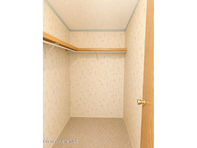 Freshly updated 3 bedroom, 2 bath manufactured home offering 1 - photo 8