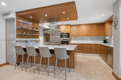 BEAUTIFUL LARGE SIX BEDROOM POOL HOME WITH PRIVACY FROM THE - photo 13