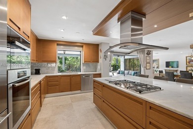 BEAUTIFUL LARGE SIX BEDROOM POOL HOME WITH PRIVACY FROM THE - photo 15