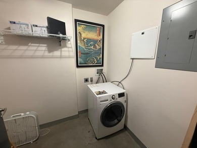 Historic CW Lofts in NE Minneapolis, 4th-floor gem unveils a - photo 16
