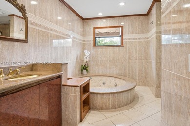 BEAUTIFUL LARGE SIX BEDROOM POOL HOME WITH PRIVACY FROM THE - photo 18