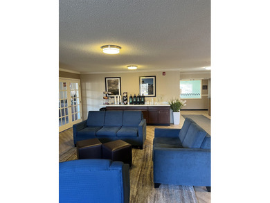 Exciting Investment Opportunity: Quality Inn Hotel at the mouth - photo 23