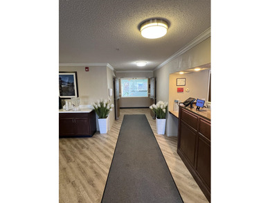 Exciting Investment Opportunity: Quality Inn Hotel at the mouth - photo 30