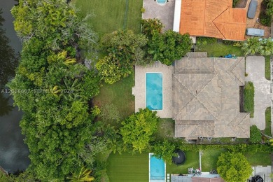 BEAUTIFUL LARGE SIX BEDROOM POOL HOME WITH PRIVACY FROM THE - photo 32