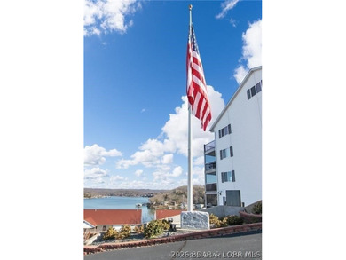 REDUCED! WOW, just WOW! 4 bedrooms, 3 full baths, a 12 x 32 boat - photo 37