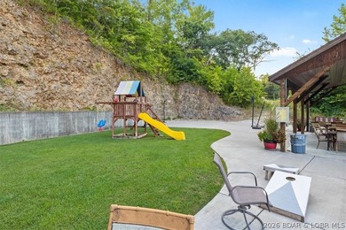 REDUCED! WOW, just WOW! 4 bedrooms, 3 full baths, a 12 x 32 boat - photo 43