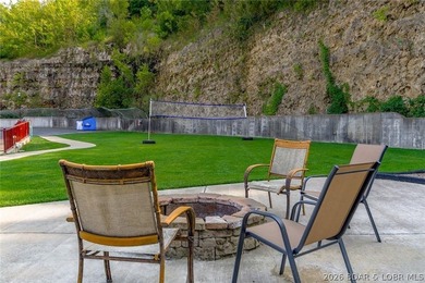 REDUCED! WOW, just WOW! 4 bedrooms, 3 full baths, a 12 x 32 boat - photo 45