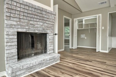 MOTIVATED SELLER - MAKE AN OFFER! SELLER TO PAY ONE YEAR OF HOA - photo 11