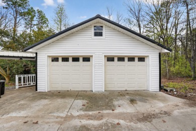 Spacious 4 BR, 3 BA home situated on 4.3 acres, just minutes - photo 13