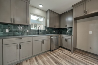 MOTIVATED SELLER - MAKE AN OFFER! SELLER TO PAY ONE YEAR OF HOA - photo 15