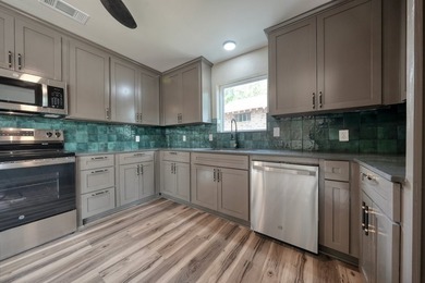 MOTIVATED SELLER - MAKE AN OFFER! SELLER TO PAY ONE YEAR OF HOA - photo 16