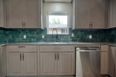 MOTIVATED SELLER - MAKE AN OFFER! SELLER TO PAY ONE YEAR OF HOA - photo 17