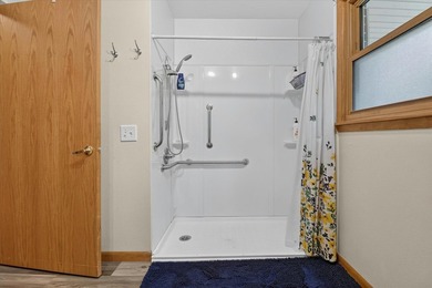 Beautifully remodeled all-brick ranch on a sprawling 2.2-acre - photo 17