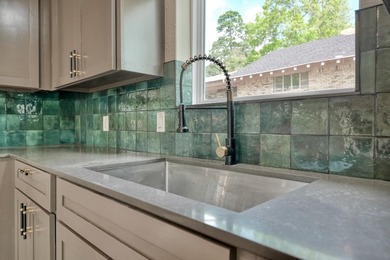 MOTIVATED SELLER - MAKE AN OFFER! SELLER TO PAY ONE YEAR OF HOA - photo 18