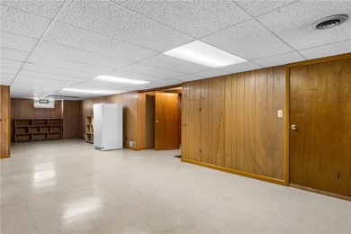 Enjoy the ease of single-level ranch living in this - photo 32