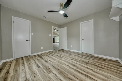 MOTIVATED SELLER - MAKE AN OFFER! SELLER TO PAY ONE YEAR OF HOA - photo 36