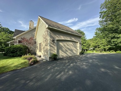 Welcome to 10 Driftwood Trail, an impeccably maintained custom - photo 7