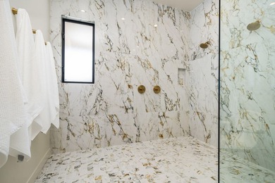 !! BIG PRICE ADJUSTMENT !! Rarely does a residence undergo a - photo 25